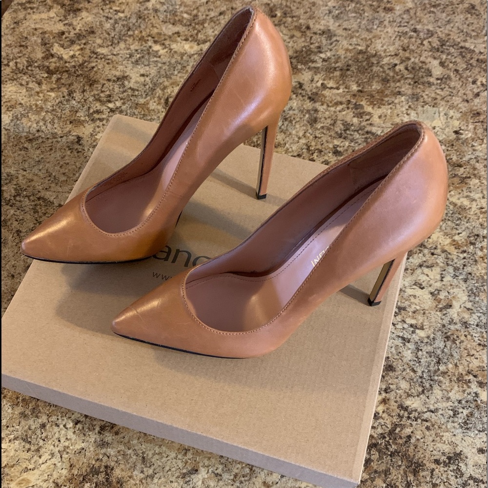 Closed Toe, Classic Platform - image 2